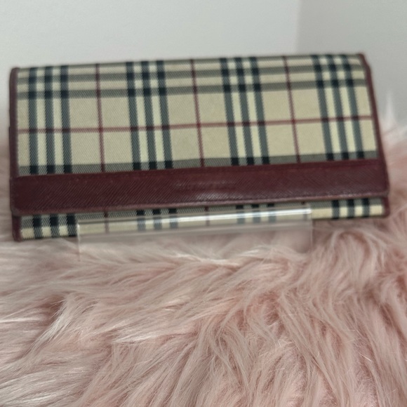 Burberry Bifold Long Wallet 🍀100 % authentic! - Picture 9 of 10